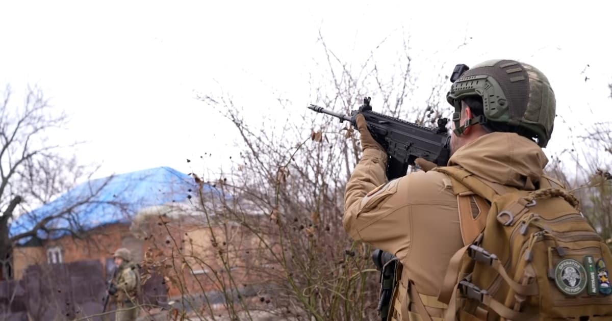 «Дорога життя» під вогнем: солдати полюють на дрони поблизу Дружківки