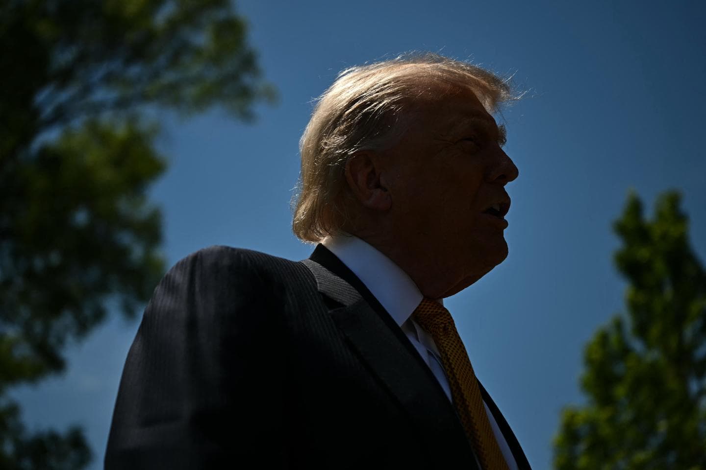 Трамп прибуває до Пекіна послабленим: безвихідь в Ірані та втрачена тарифна зброя