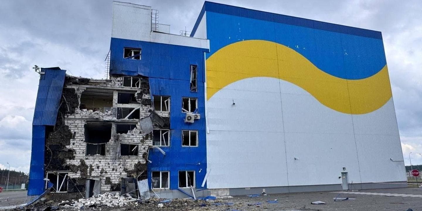 Росія вдарила по ядерному сховищу на Чорнобилі: МАГАТЕ назвало атаку «вкрай тривожною»