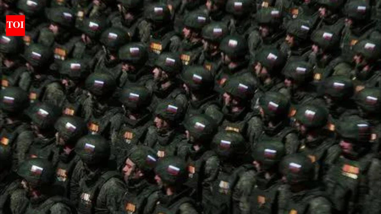 Росія примушує чоловіків до армії: затримання, залякування і побиття