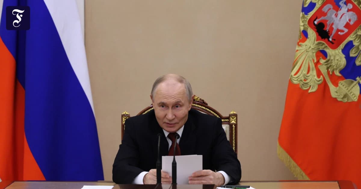 Путін скликав кризову нараду через паливний дефіцит після ударів по НПЗ