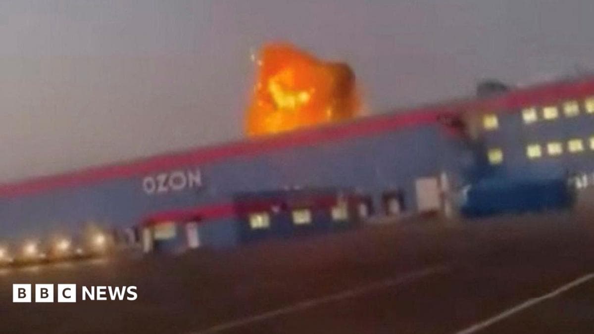 Дрони підпалили склади Ozon у чотирьох регіонах Росії, акції рухнули на 12%
