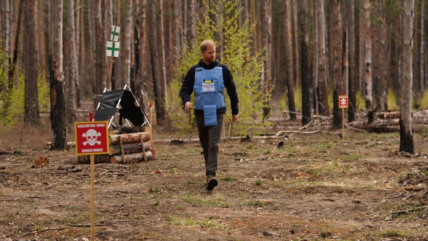 Принц Гаррі в Україні: керував AI-дроном біля Бучи та порівняв свій візит з місією Діани