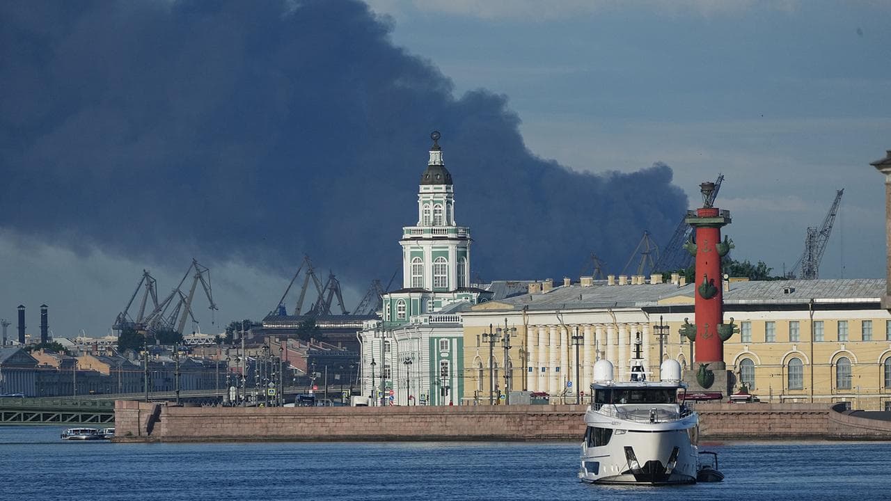 Дрони вдарили по Санкт-Петербургу напередодні ПМЕФ: нафтовий термінал і база Балтійського флоту