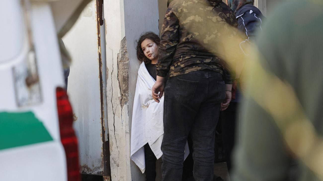 Війна проти Ірану: загибель Хаменеї, перемир'я та тривалі атаки в регіоні