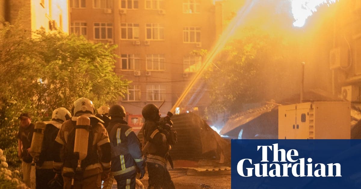 Росія вдарила по Києву дронами та ракетами: пожежа в готелі, п'ятеро поранених