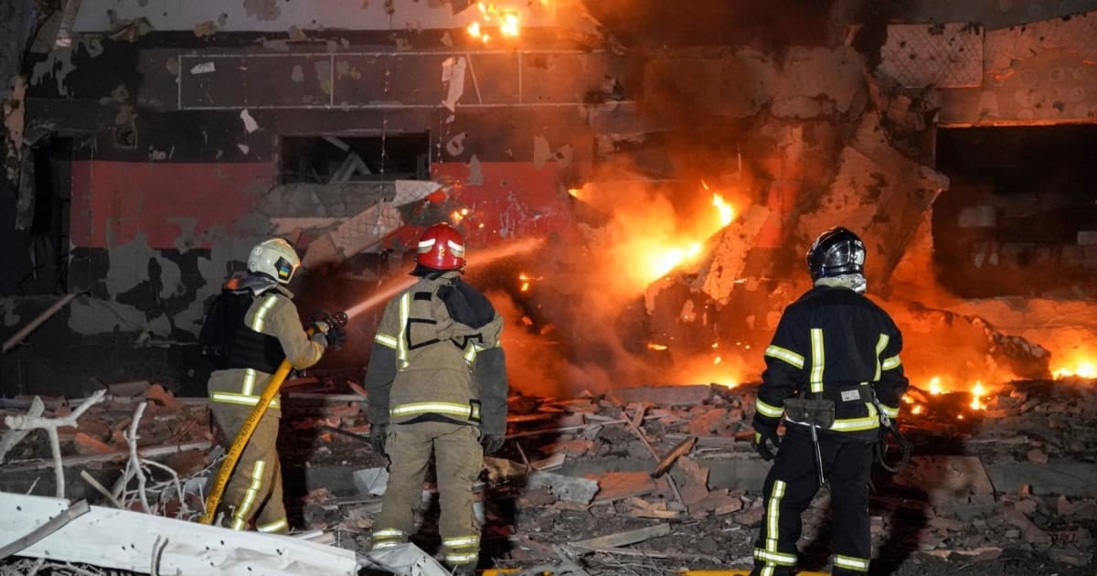 Росія вдарила 426 дронами і ракетами: четверо загиблих, переговори — на паузі