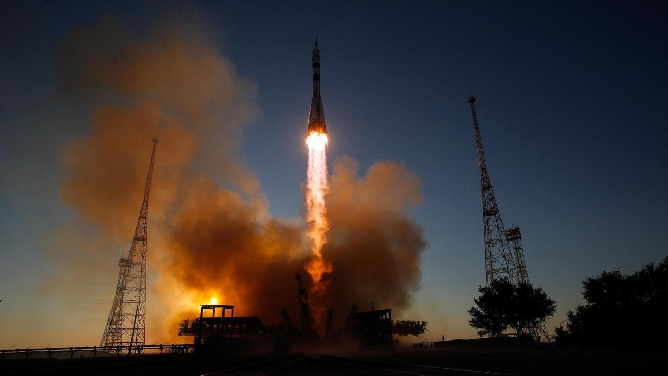 Астронавт США та космонавти РФ прилетіли на МКС попри війну в Україні