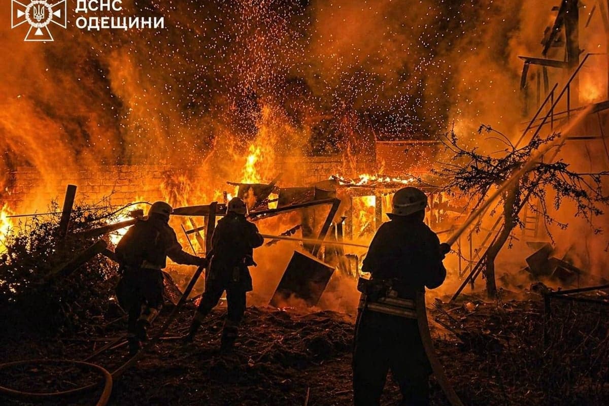 Дрон вдарив по нафтовому об'єкту в Пермі: Зеленський підтвердив радіус удару понад 1500 км