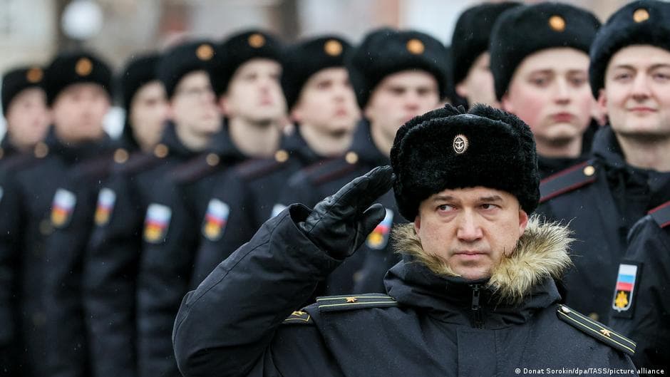 Путін списує борги рекрутам і дозволяє армії діяти за кордоном