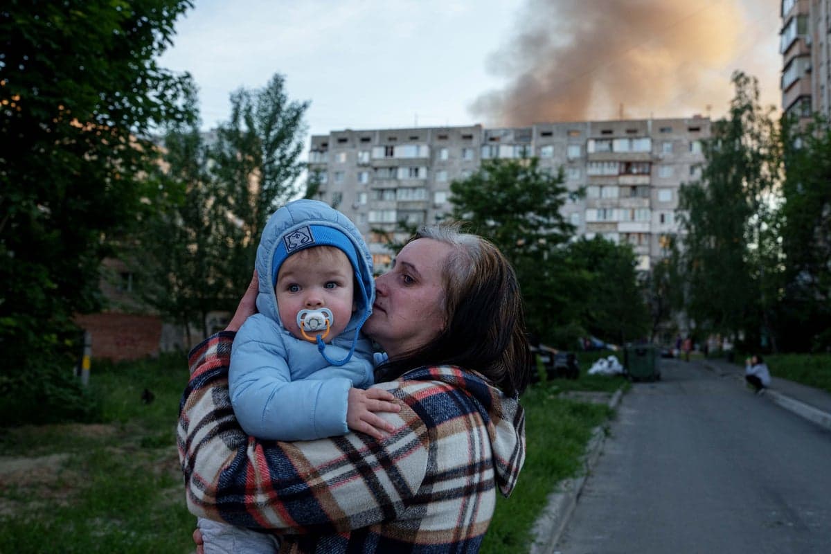 Київ під ударом: фото руйнувань після масштабного нічного обстрілу дронами та ракетами