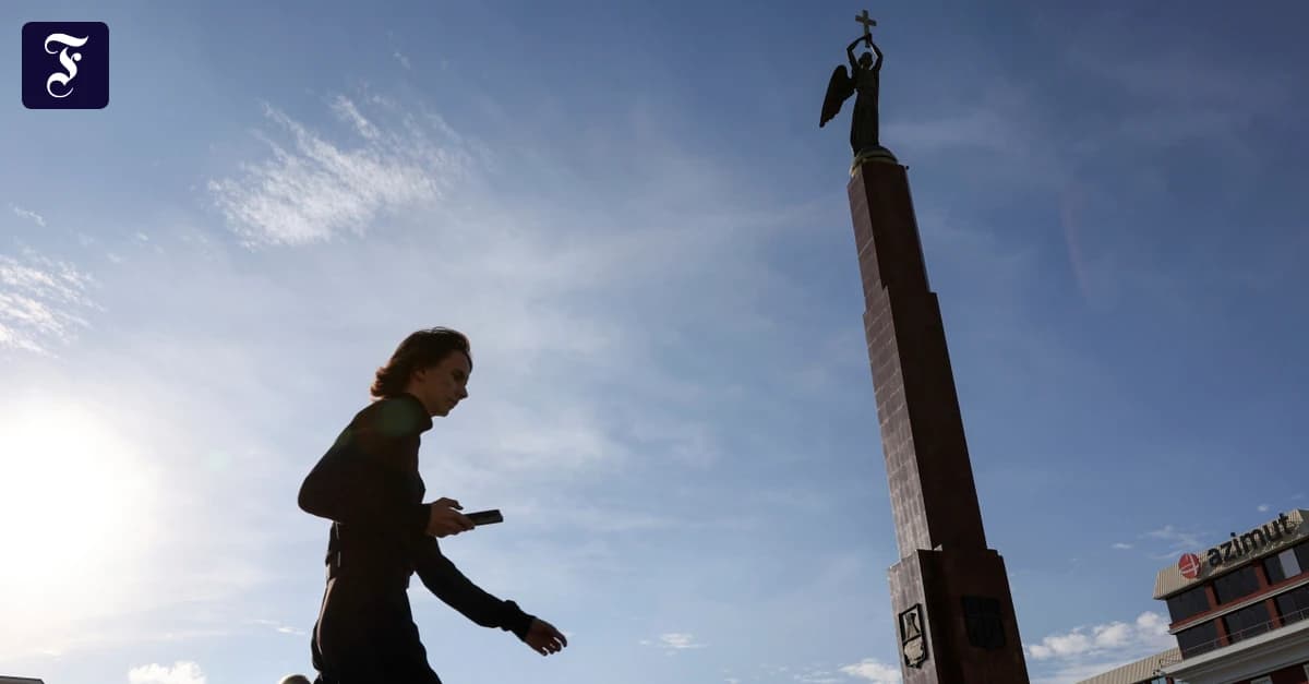 Дрони атакували Туапсе: загиблий і пожежа на НПЗ «Роснєфть». ФСБ затримала громадянку Німеччини, Тюрингія попереджає про загрози оборонній галузі