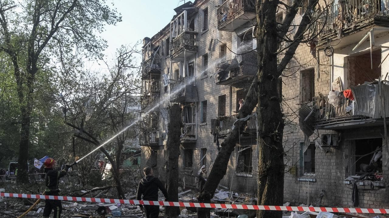 Нічний удар по Україні: загиблий у Херсоні, 18 поранених у Дніпрі