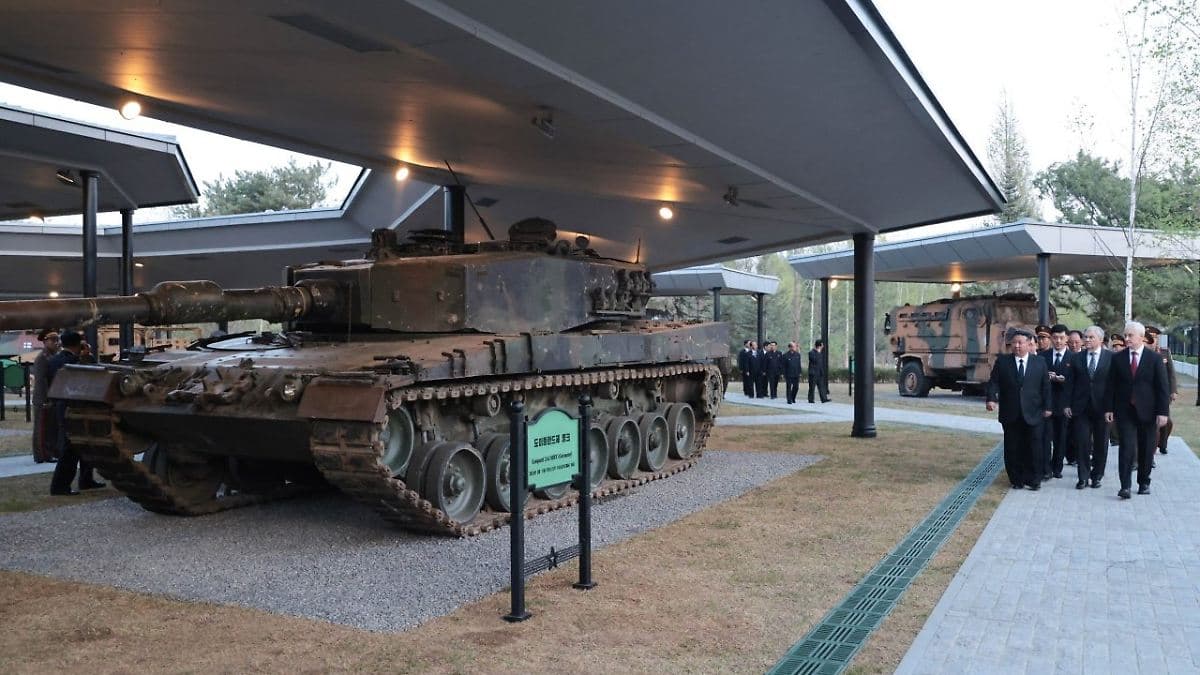 Пхеньян відкрив музей трофеїв з України: серед експонатів — Leopard 2A4 і Marder