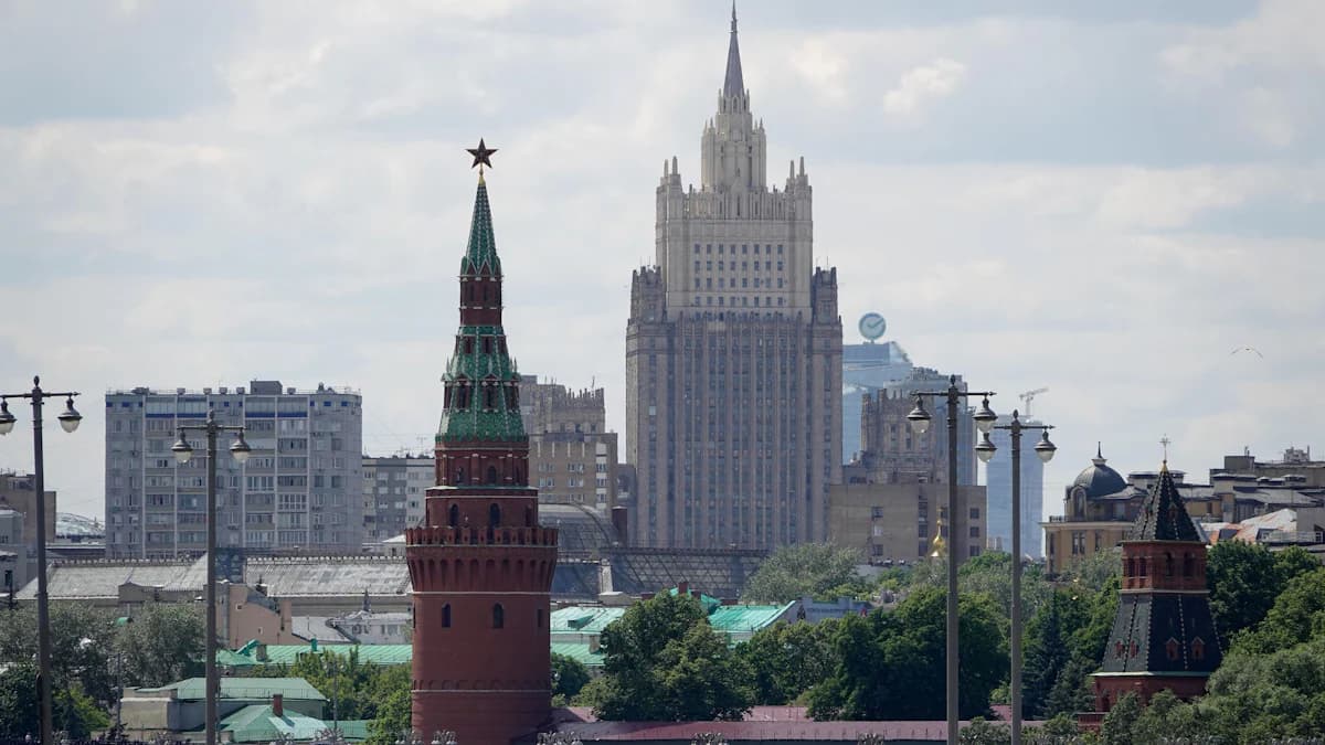 Дрони вдарили по нафтостанції, що живить московський паливопровід