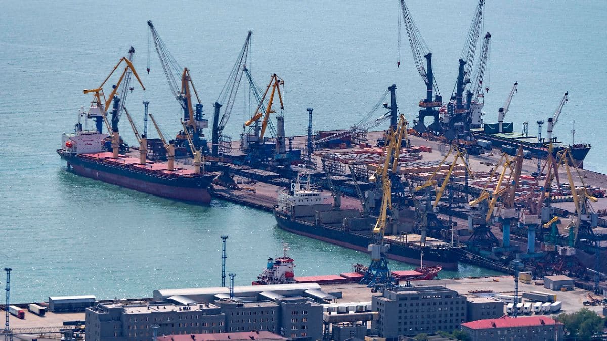 Санкції зняті, але нафтовий експорт Росії продовжує падати