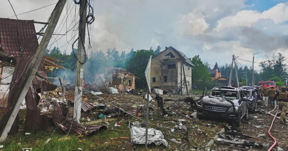 Ракети по Київщині, бомби у Слов'янську: 11 загиблих в Україні, шестеро — від удару ЗСУ по Кіровщині
