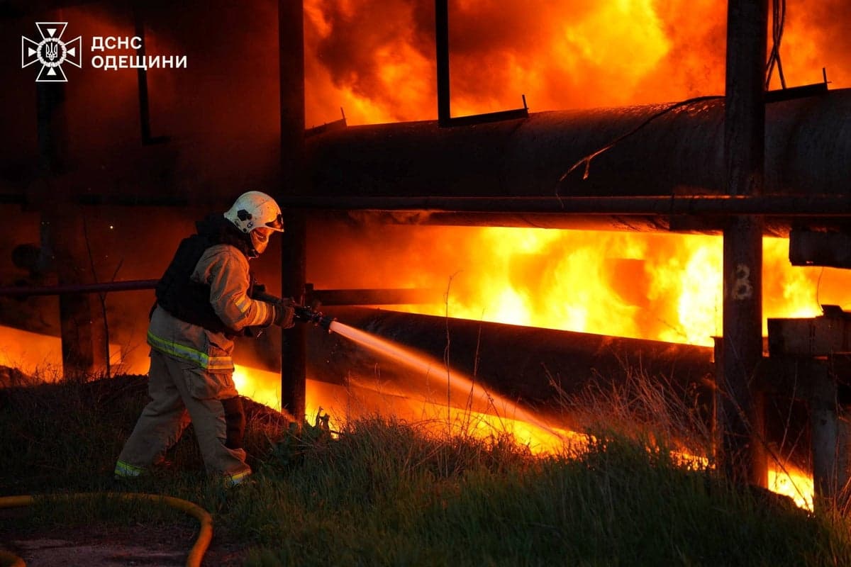 Путін оголосив 32-годинне великоднє перемир'я: дрон РФ вбив людину на Сумщині