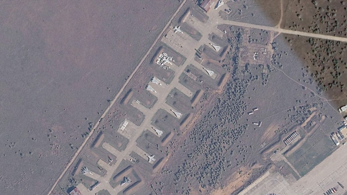 СБУ вдруге вдарила по аеродрому Саки: ангари з Су-30 та Су-24 знищено або пошкоджено
