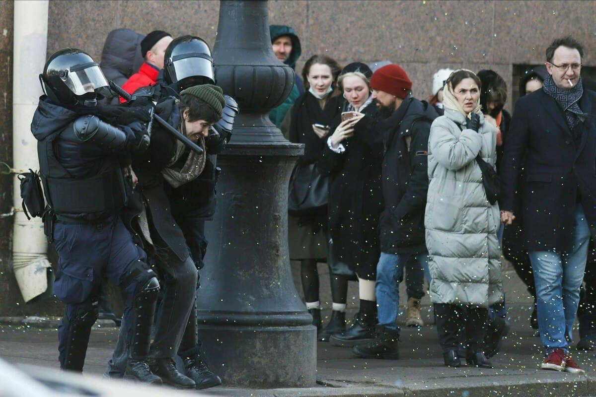 Суд у Санкт-Петербурзі засудив шістьох антивоєнних активістів на строки до 12 років