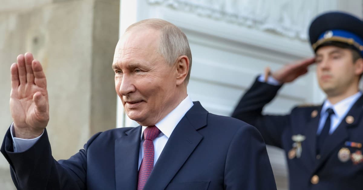 Путін виступив на ПМЕФ після удару дронів по Петербургу