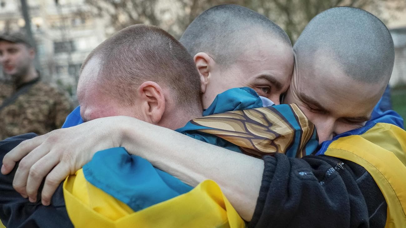 «Хто зазнав катувань, залишається катованим»: капітан після полону