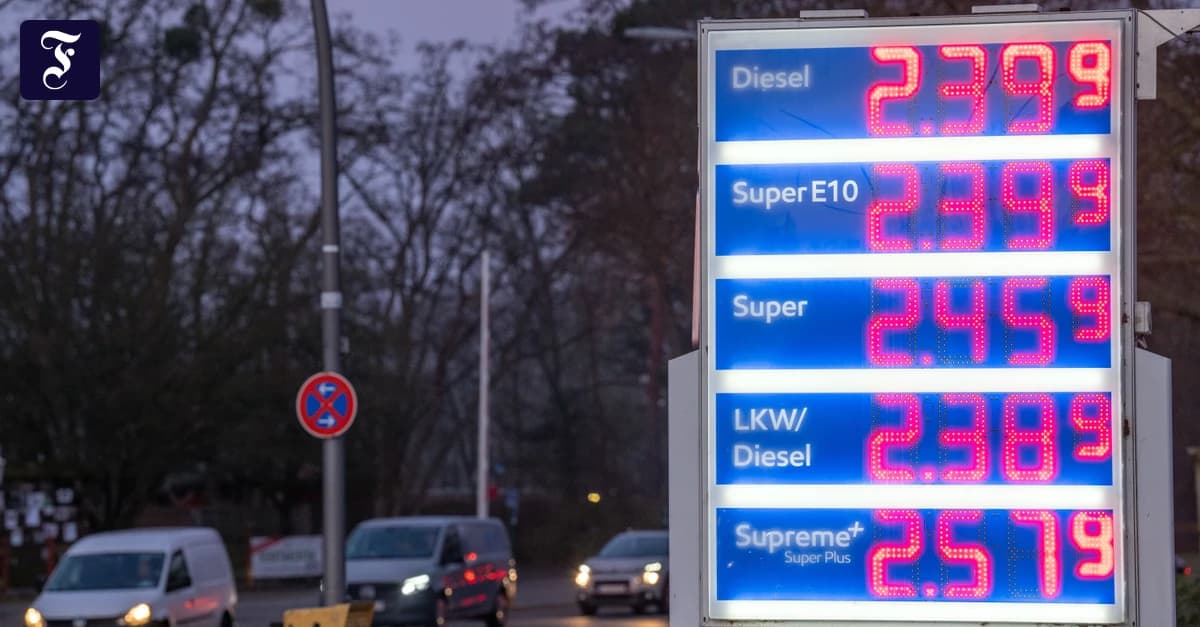 Паливо знову по два євро: чим нинішня криза відрізняється від 2022-го