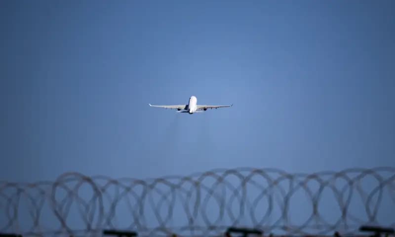 Небезпечне небо: ракети та дрони загрожують цивільній авіації