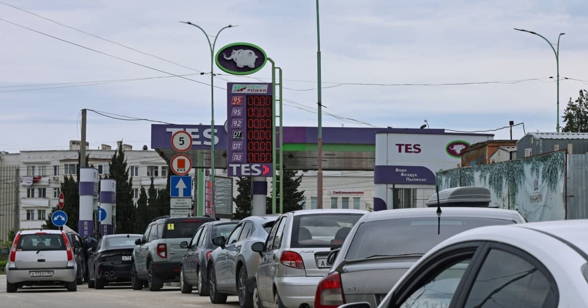 У окупованому Криму черги та талони на паливо — мешканці кажуть про гостру кризу
