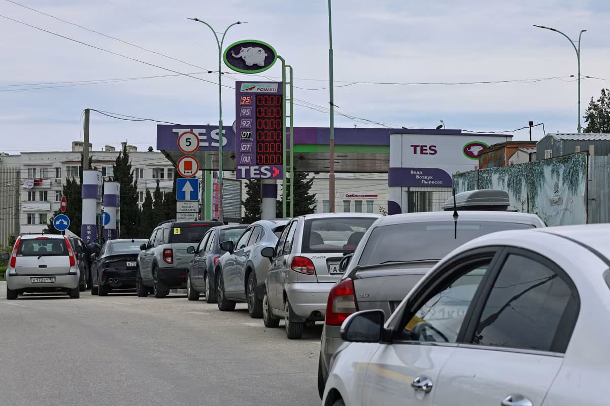 Сім ударів по підстанції: Севастополь без світла й пального після атак України