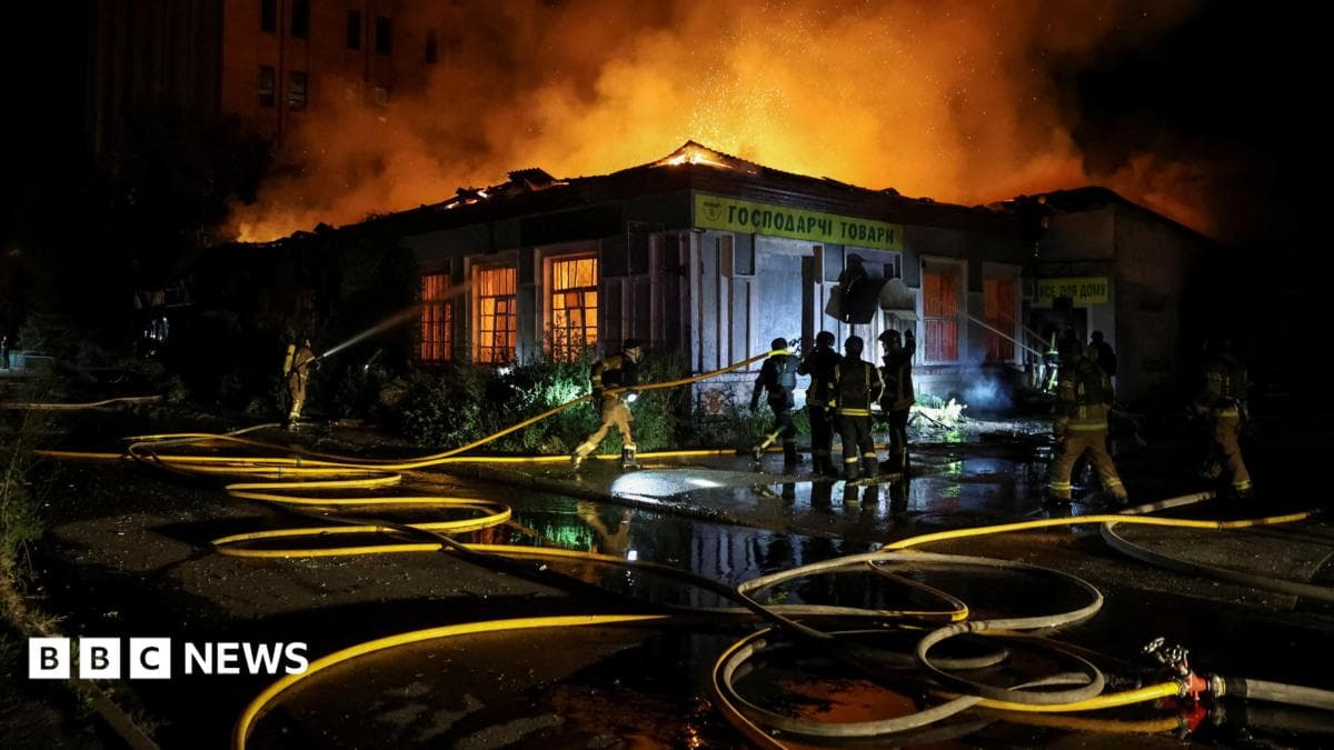Нічна атака рф на Київ: вісім загиблих, дрон над Румунією
