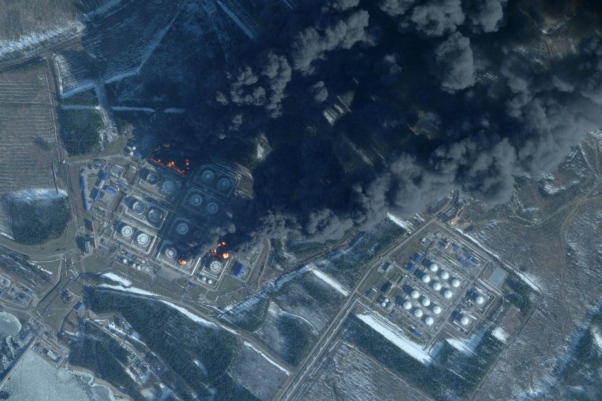 Українські дрони паралізують нафтопереробку Росії: огляд ключових ударів