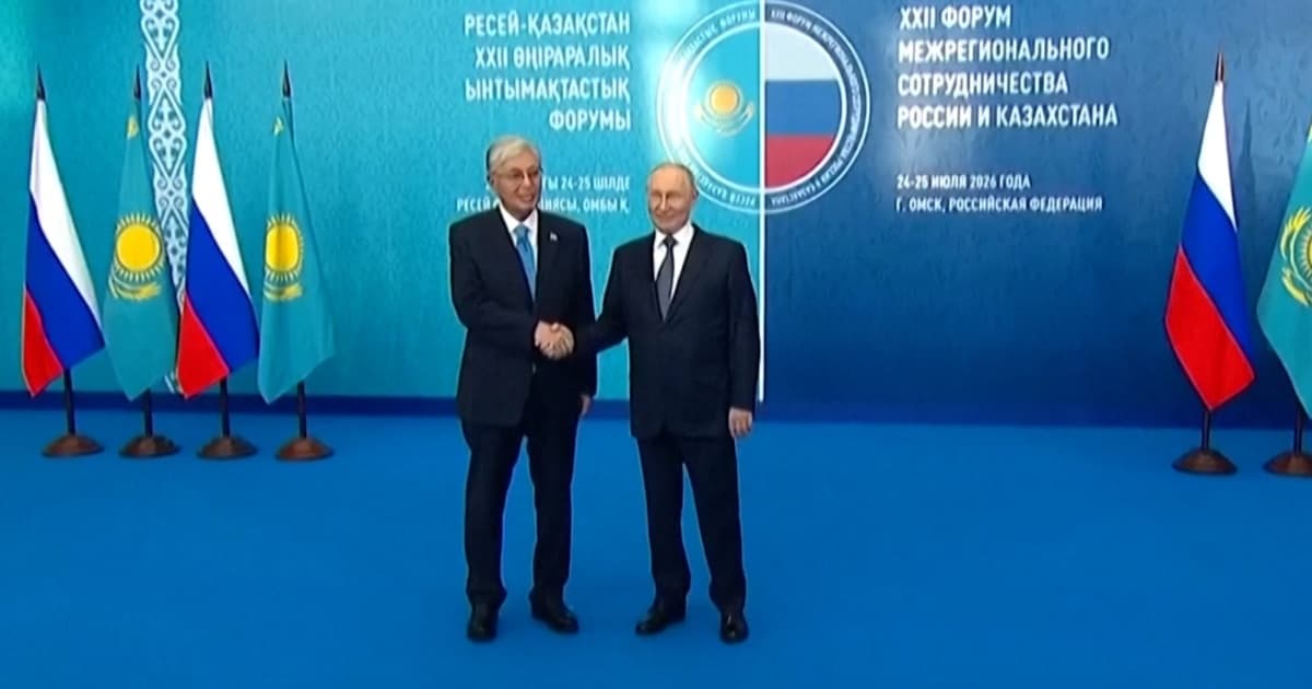 Токаєв закликав Путіна заморозити війну — Кремль відмовив