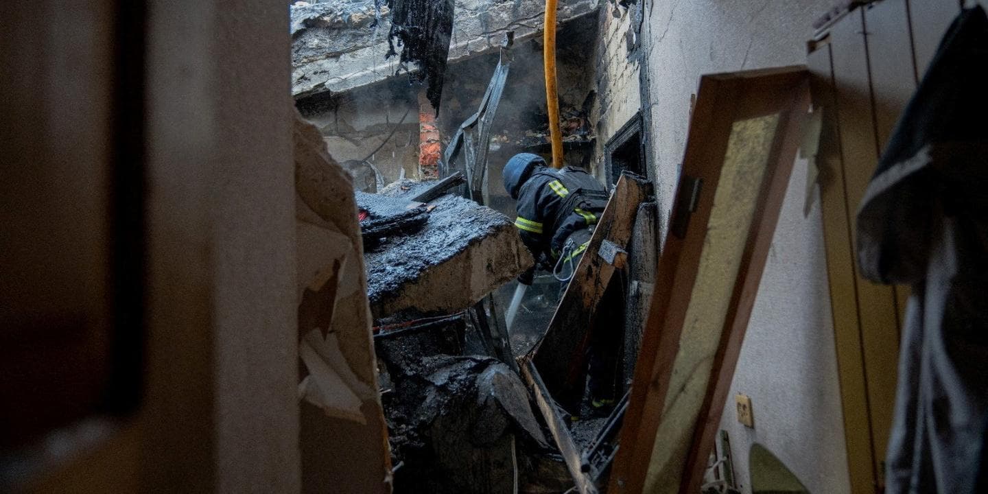 Пасхальне перемир'я завершилося: 10 721 порушення, розстріл полонених і перемога опозиції в Угорщині