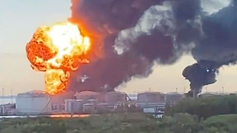 Дрони вдарили по нафтових терміналах Петербурга — прямо в день відкриття ПМЕФ