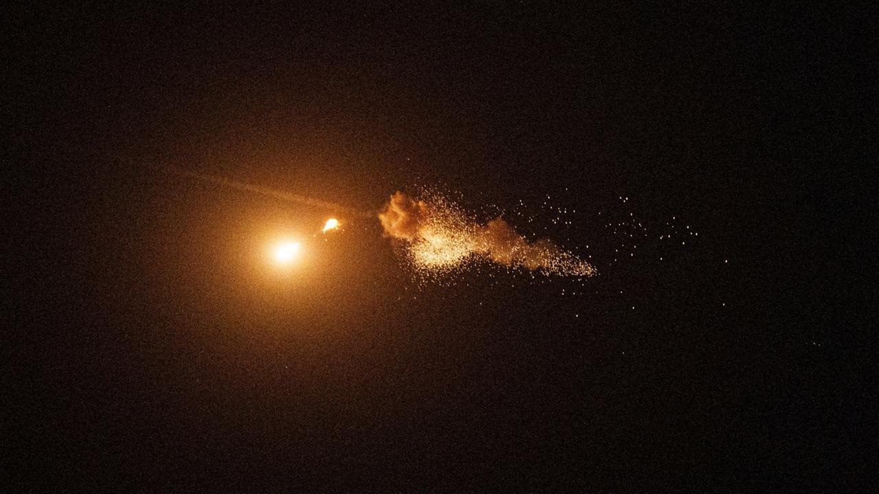 Росія завдала масованого удару по Києву: ракети, дрони, пожежі в житлових кварталах