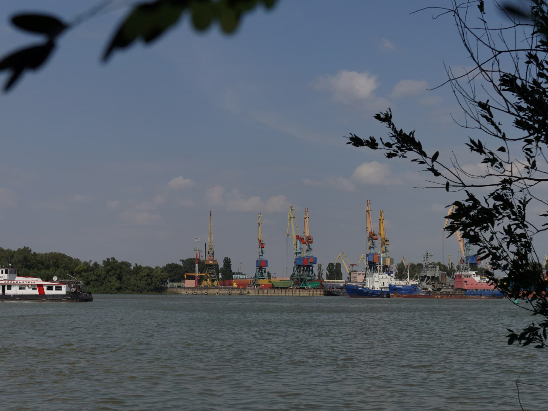 Росія атакувала порт Ізмаїла, Москва оголосила ядерні навчання, Путін летить до Пекіна