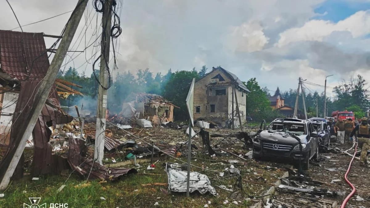 Масовані удари по Україні: десятеро загиблих на виставці зброї під Києвом, п'ятеро — у Слов'янську