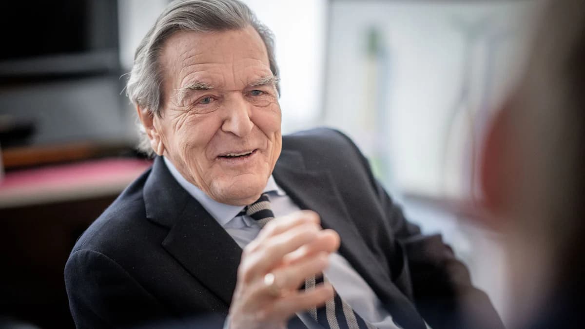Шредер відвідав Москву: Кремль підтвердив, Берлін відкидає його роль посередника