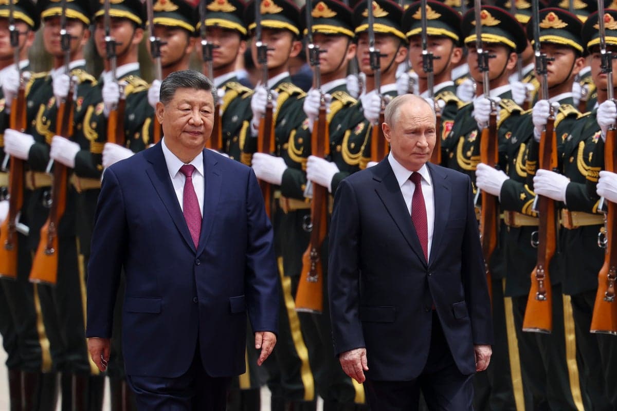 Путін зустрівся з Сі у Пекіні — Росія паралельно розпочала ядерні навчання