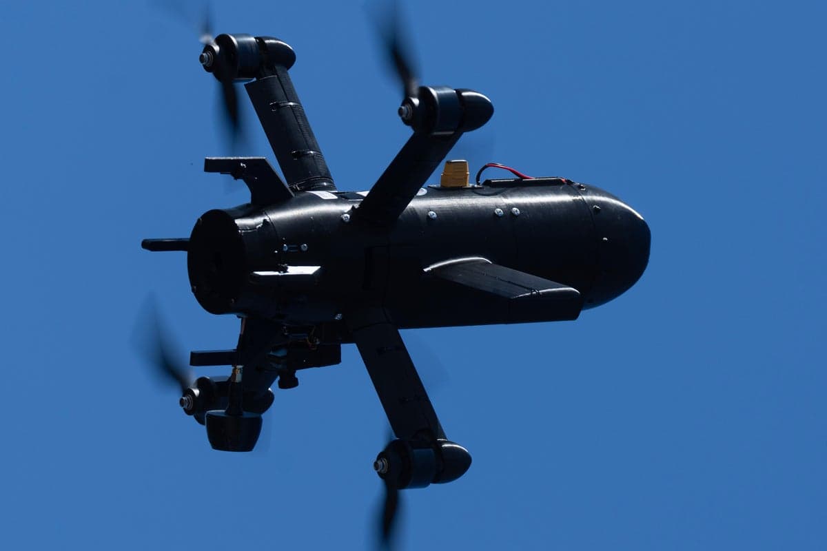 Київ завдав удару по нафтовому вузлу РФ: Зеленський летить до Макрона