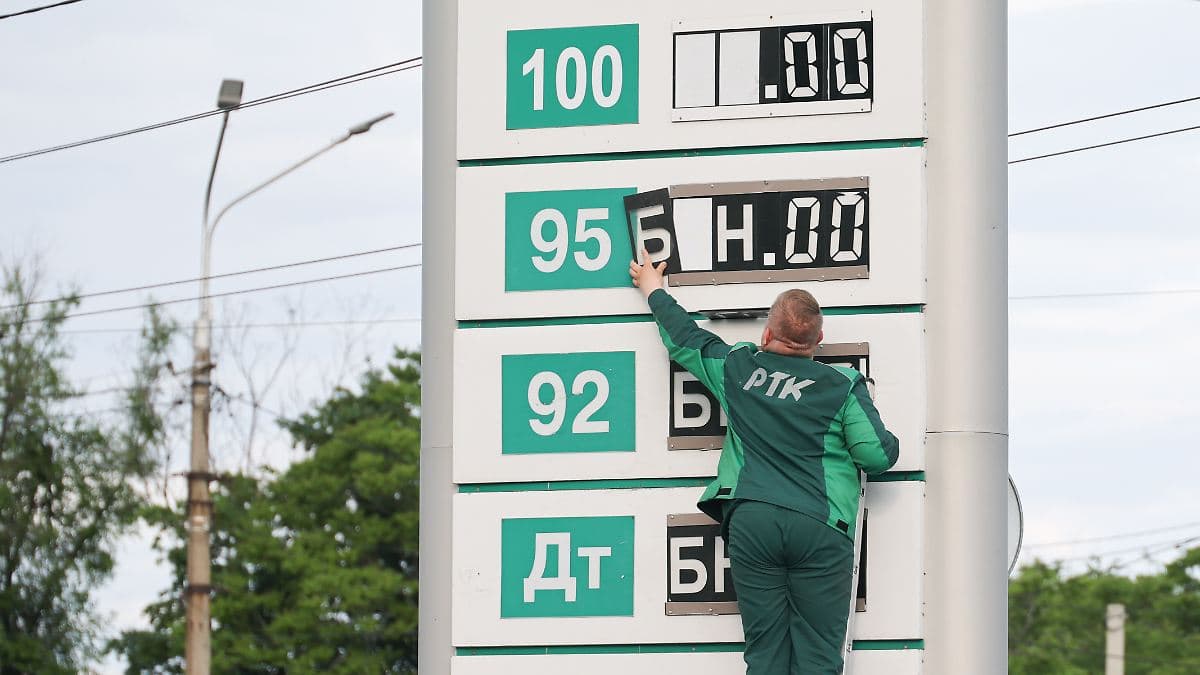 Паливна криза в Росії: удари по НПЗ спричинили дефіцит у 25 регіонах