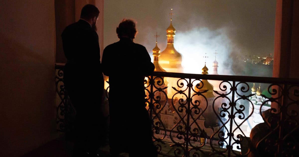 Росія вдарила по Києво-Печерській лаврі: пожежа у тисячолітньому монастирі Києва, дев'ятеро загиблих
