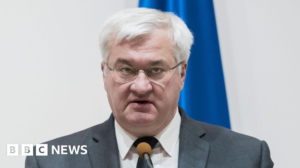 Угорщина затримала семеро співробітників «Ощадбанку» з $80 млн готівкою