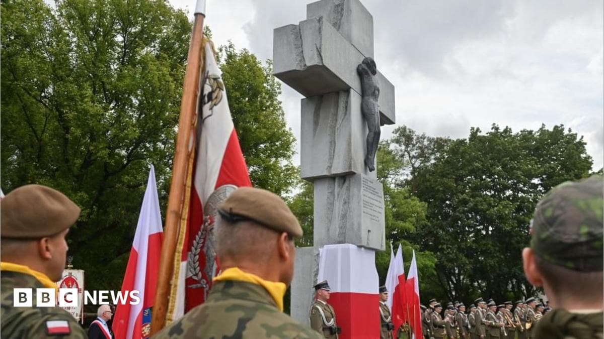 Туск оголосив меморіал жертвам Волинської різанини і закликав Київ «прийняти правду»