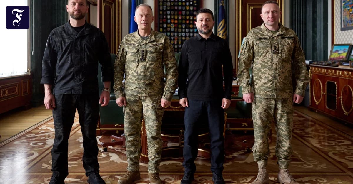 Зеленський відставив Сирського: чому новий командувач не завершить кризу