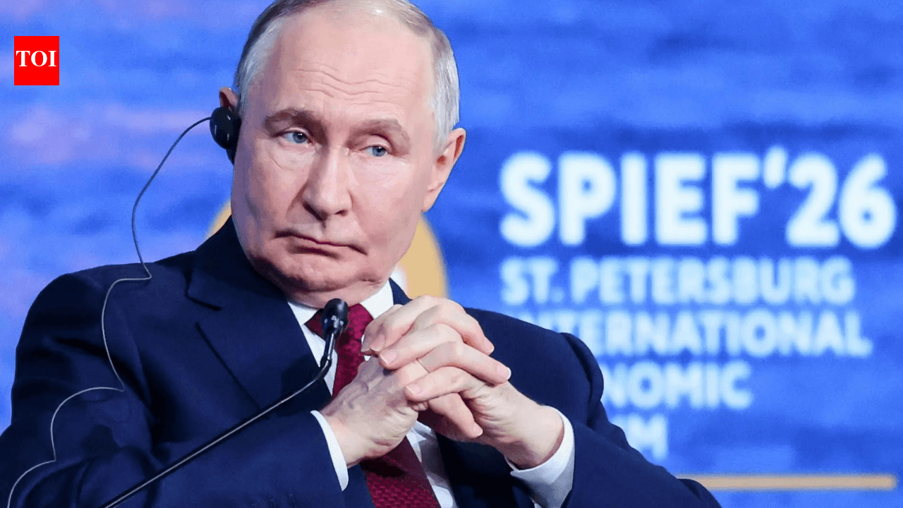 Путін визнав «проблеми» від ударів дронів: Україна вдарила по нафтопереробних заводах у двох регіонах Росії