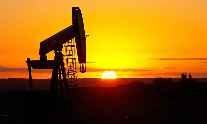 Нафта подешевшала на $4 після сигналів Трампа про угоду щодо Ормузу