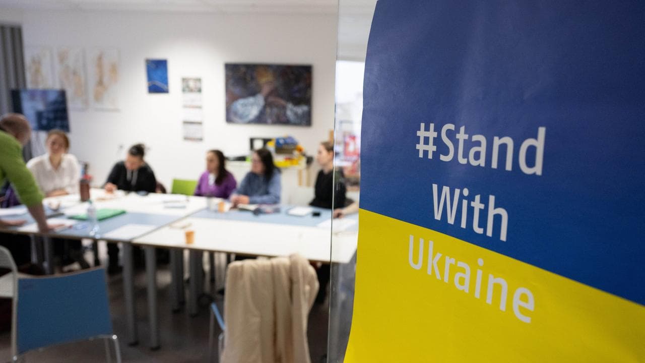 ЄС розглядає виключення чоловіків призовного віку з директиви про захист українських біженців