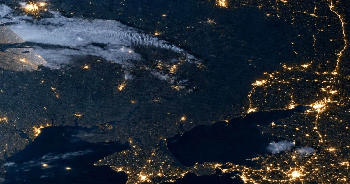 Супутники NASA зафіксували темряву над Україною: нічні знімки показують наслідки війни